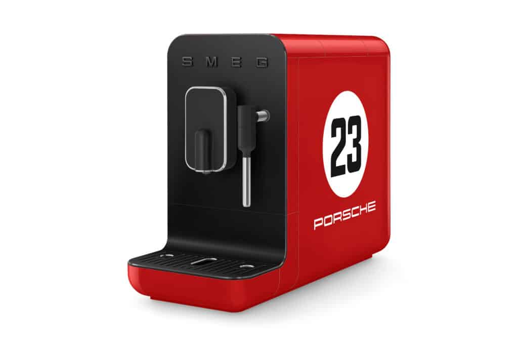 Porsche und SMEG bündeln ihre Kräfte und bringen eine exklusive Kollektion auf den Markt 5