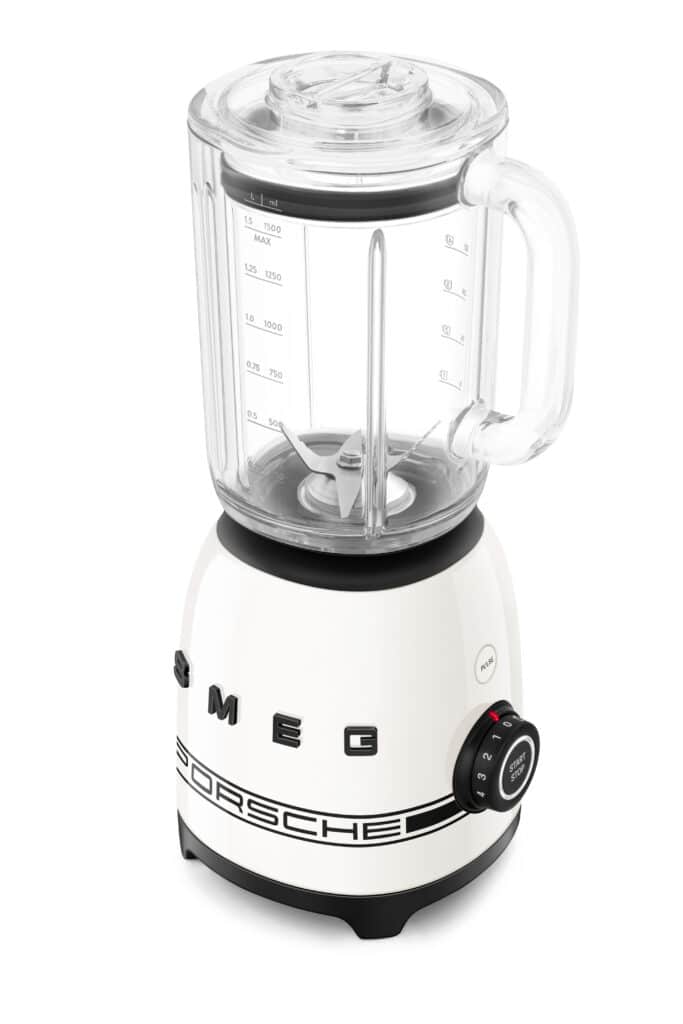 Porsche und SMEG bündeln ihre Kräfte und bringen eine exklusive Kollektion auf den Markt 10