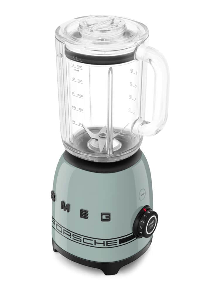 Porsche und SMEG vereinen ihre Kräfte und bringen eine exklusive Kollektion auf den Markt 11