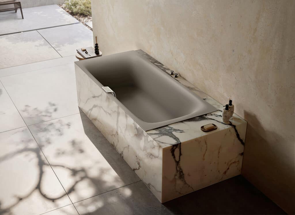 From minimalist to monumental: eye-catchers in the bathroom 7