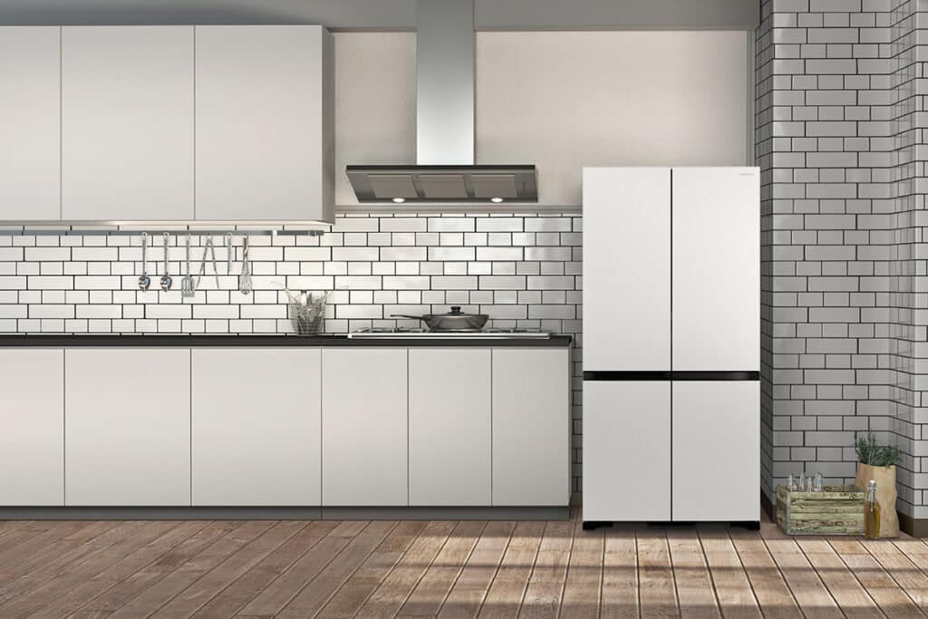 Die überarbeitete Kollektion von Hitachi mit französischen Türen und Gefrierschränken ist ab sofort exklusiv in den Niederlanden über @Qonac Appliances erhältlich. 5