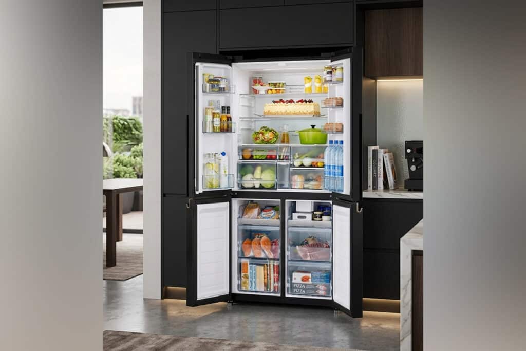 Die überarbeitete Kollektion von Hitachi mit französischen Türen und Gefrierschränken ist ab sofort exklusiv in den Niederlanden über @Qonac Appliances erhältlich. 3