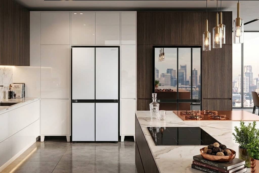 Die überarbeitete Kollektion von Hitachi mit französischen Türen und Gefrierschränken ist ab sofort exklusiv in den Niederlanden über @Qonac Appliances erhältlich. 1